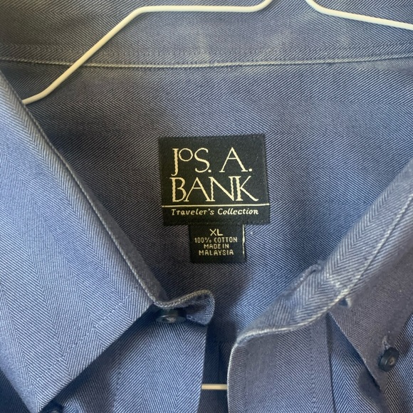 Jos A Bank Men’s Buttondown - Picture 2 of 2